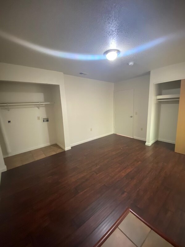 Building Photo - 656 Palisades Dr