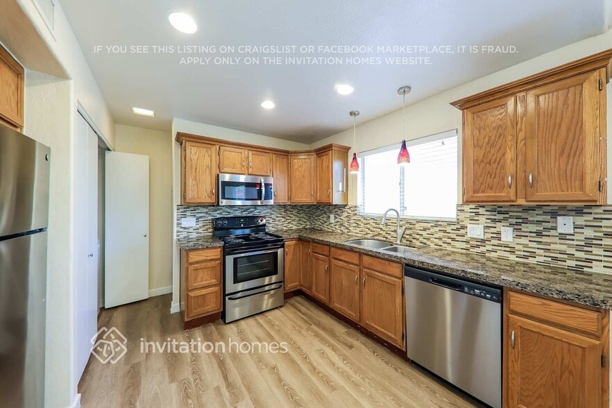 Building Photo - 1516 E Kristal Way