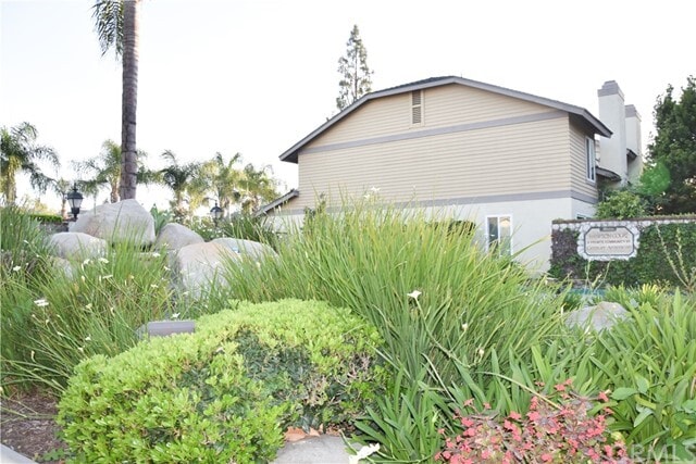 Building Photo - 630 W Palm Ave
