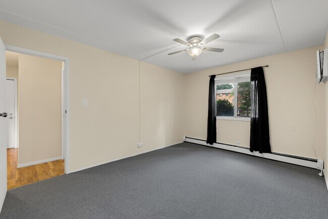Building Photo - 5325 Waterbury Ct