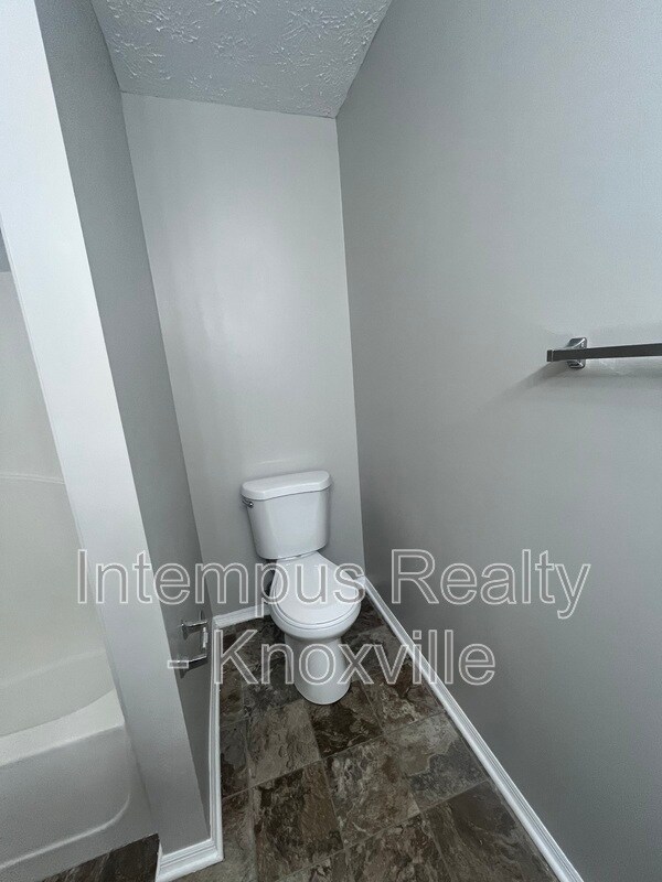 Building Photo - 1013 Ashley Michelle Ct