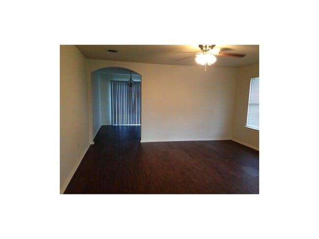 Building Photo - 1502 Carriage Hills Trail