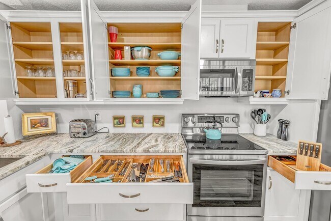 Building Photo - Available April 1st, 2026