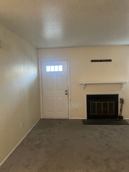 Building Photo - 308 Thalia Station Ct