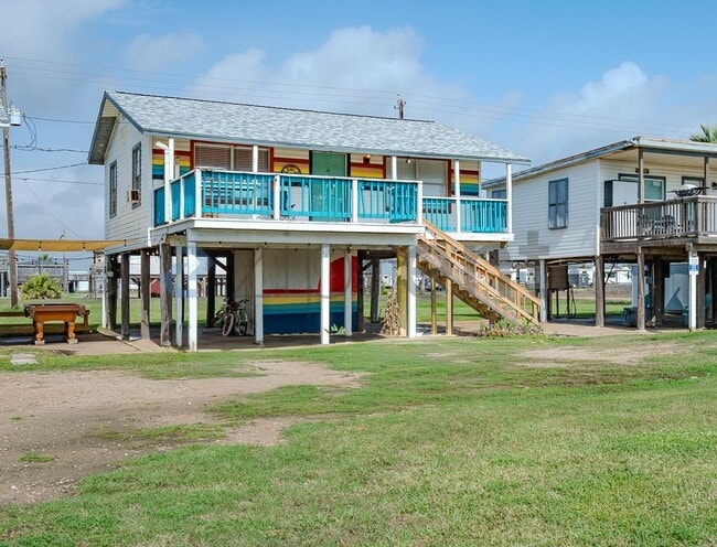 Building Photo - 210 Surf Dr