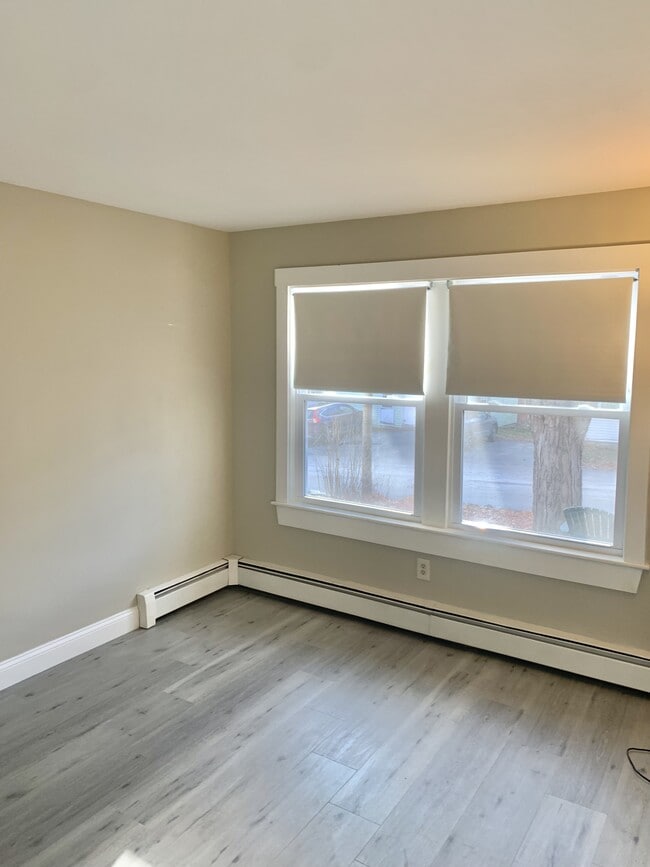 Building Photo - 13 Eaton St