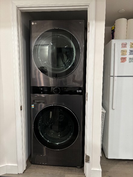 Building Photo - 745 Decatur St NE