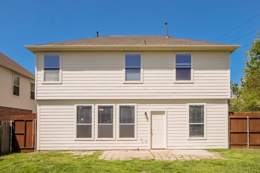 Building Photo - 22538 High Point Pines Dr