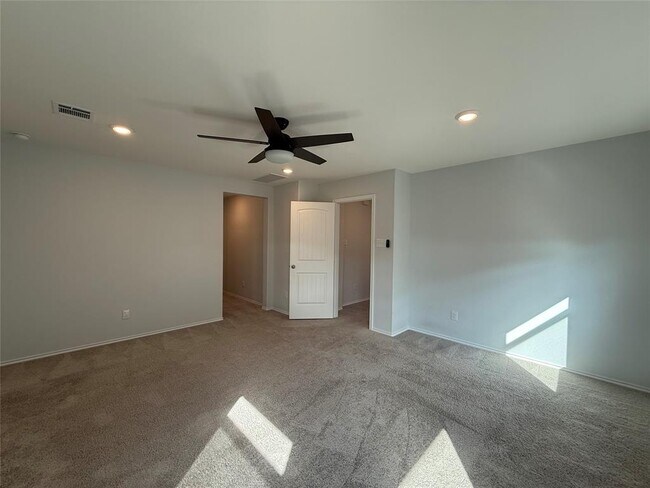 Building Photo - 216 Bougainvillea Lp