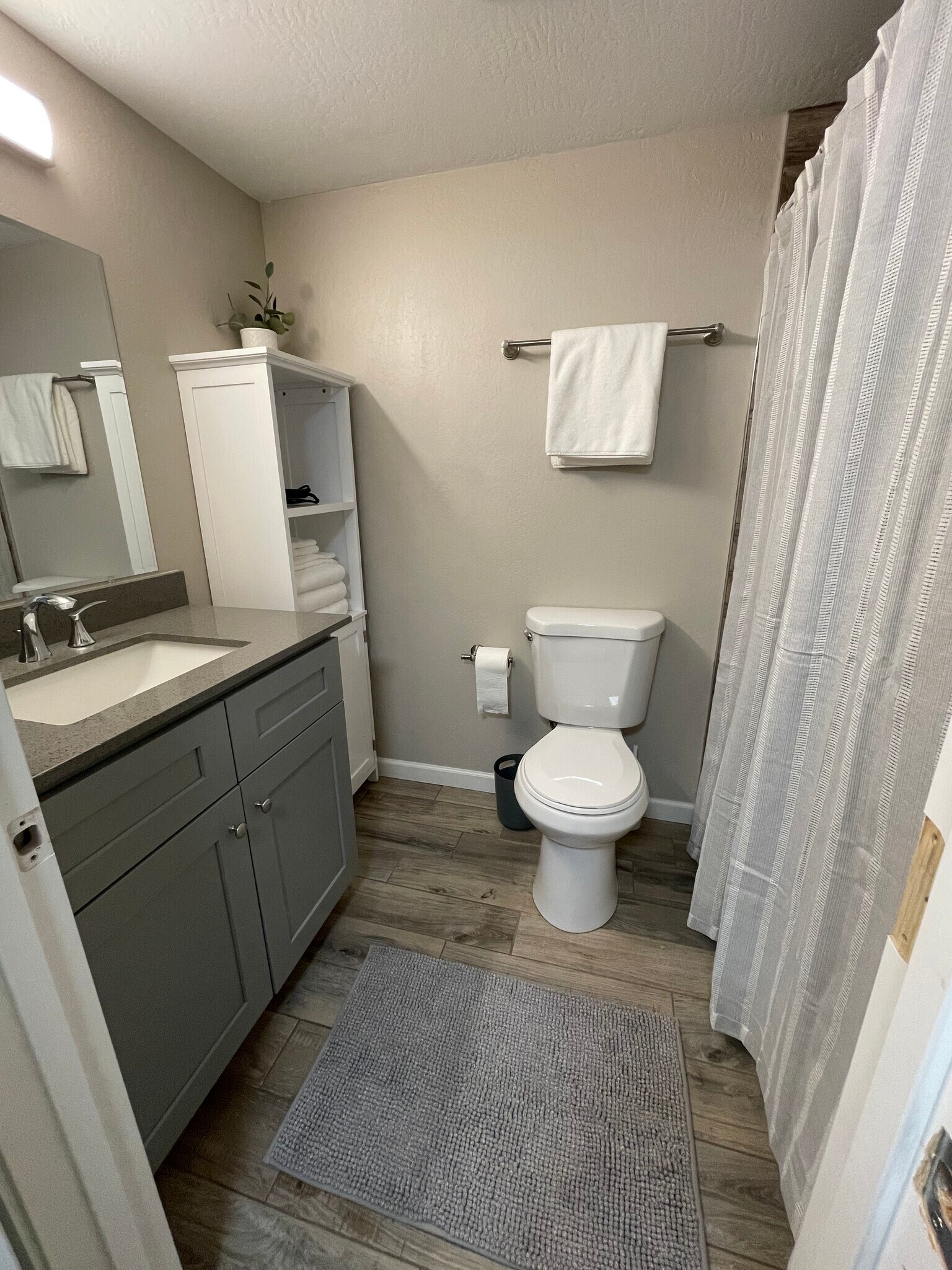 Building Photo - 4561 N Preston Dr