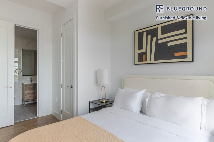 Building Photo - 82 4th Ave