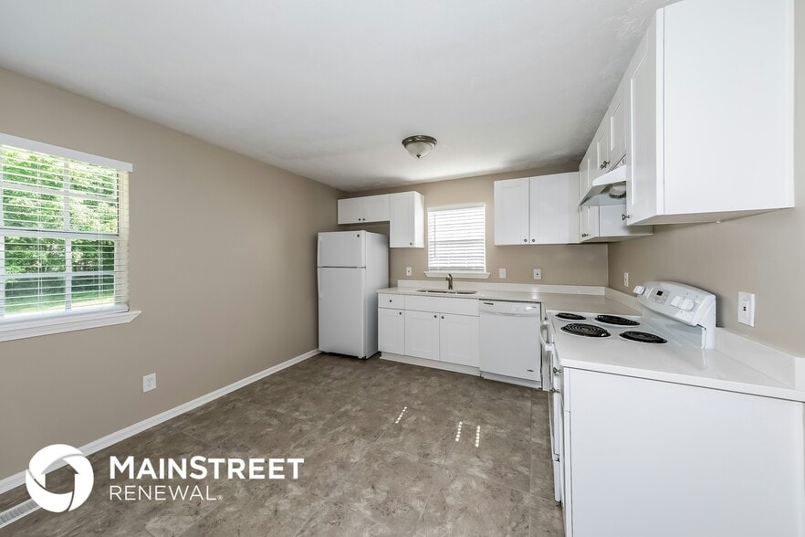 Building Photo - 305 St John Rd NW