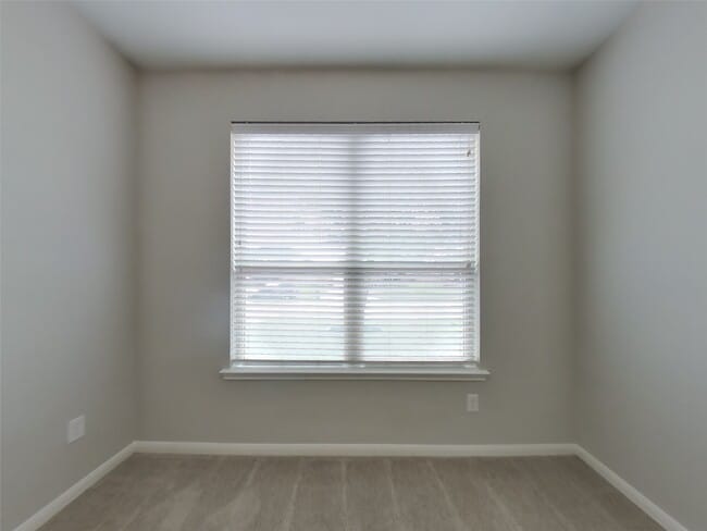 Building Photo - 410 Heatherton Hill Dr