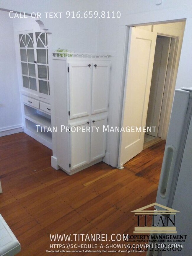 Building Photo - 714 27th St