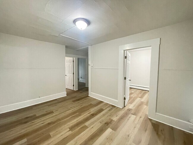 Building Photo - 51 Pennacook St