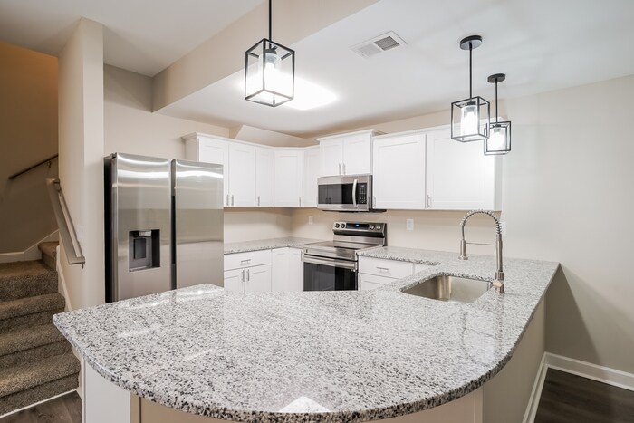 Building Photo - 506 Highland Ct