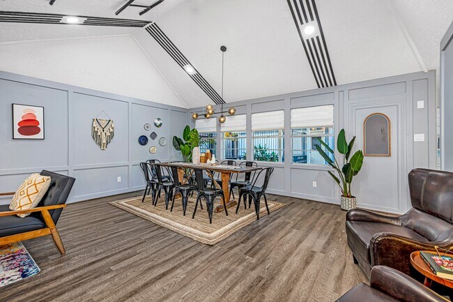 Building Photo - 13330 Trompilla Ln