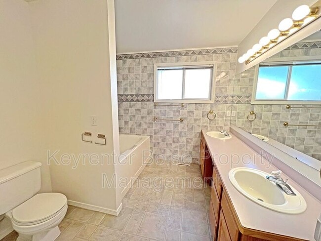 Building Photo - 759 S Coral Pl