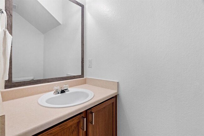 Building Photo - 905 Rocking Spur Cove