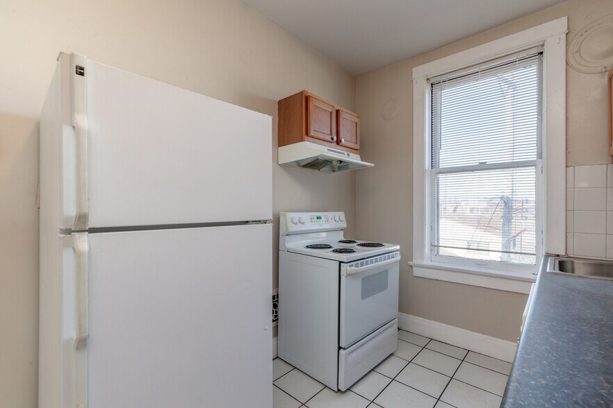 Building Photo - 4989 Arsenal St