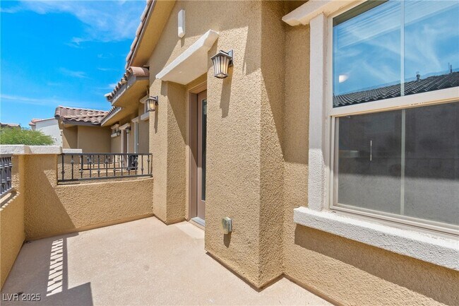 Building Photo - 49 Alamere Falls Dr