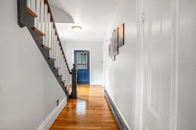 Building Photo - 5 Gordon Pl