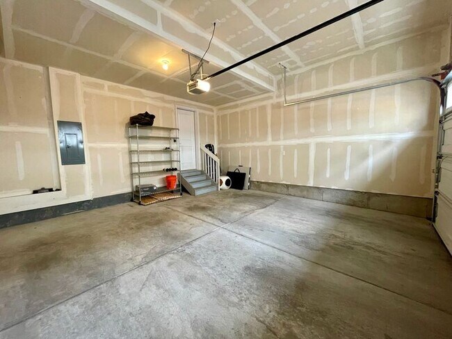 Building Photo - 2873 S Fox St