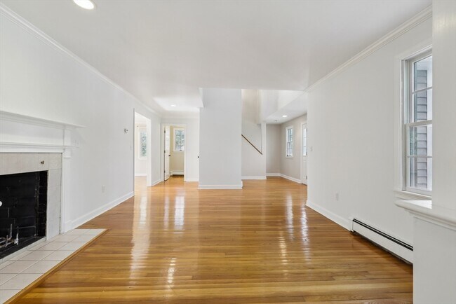 Building Photo - 89 Brush Hill Rd