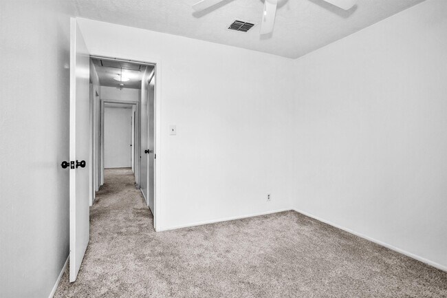 Building Photo - 9541 Clanton St