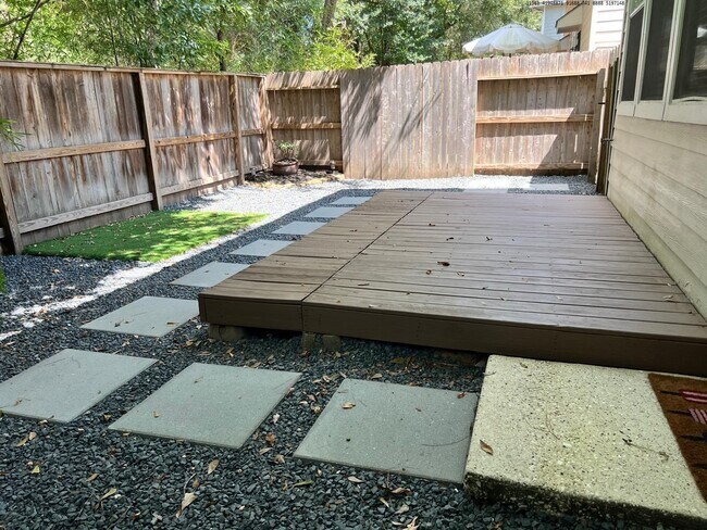 Building Photo - 114 N Camellia Grove Cir