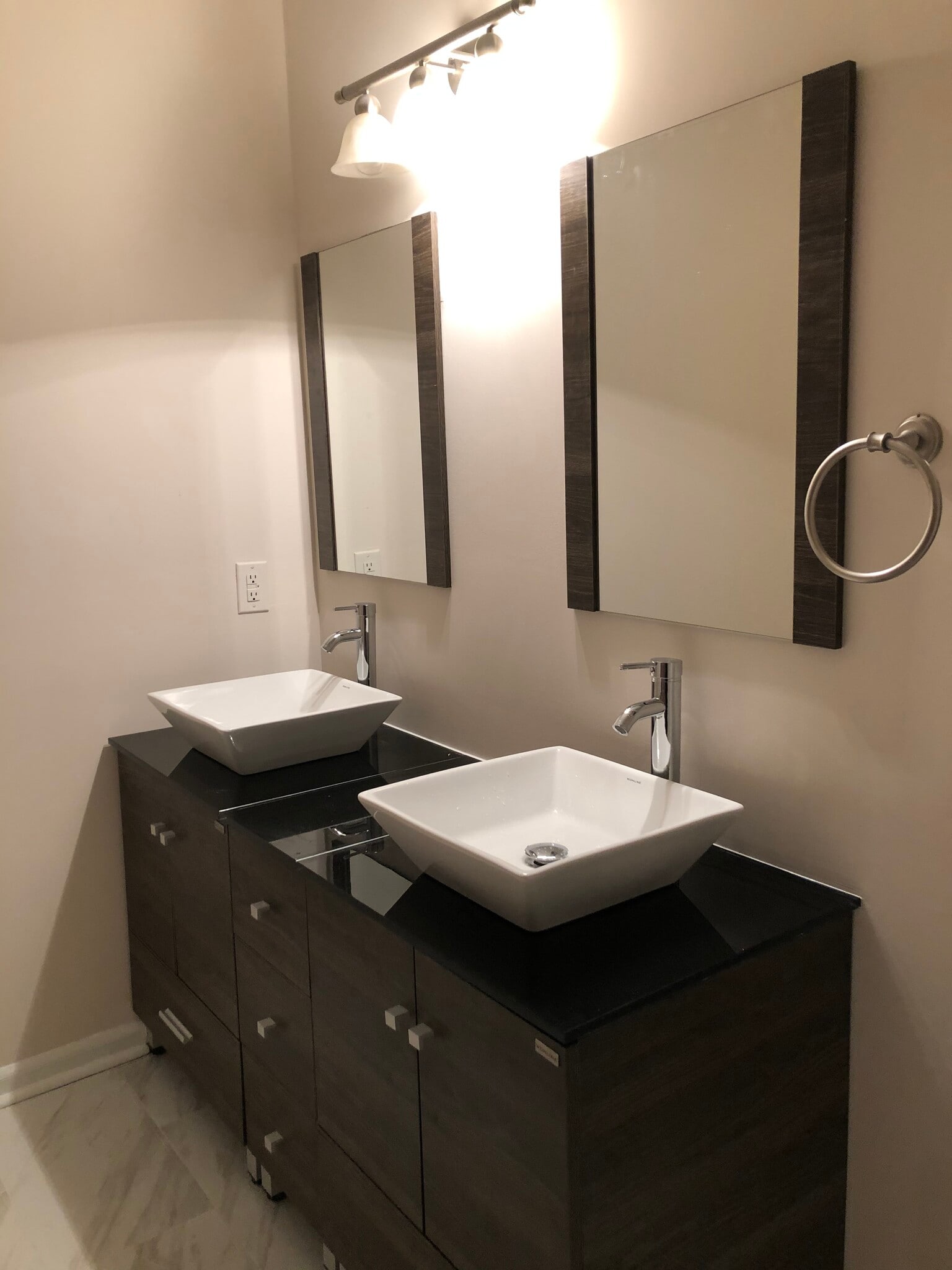 Master Bath - 765 Walker Sq