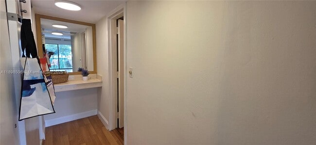 Building Photo - 1650 NE 115th St