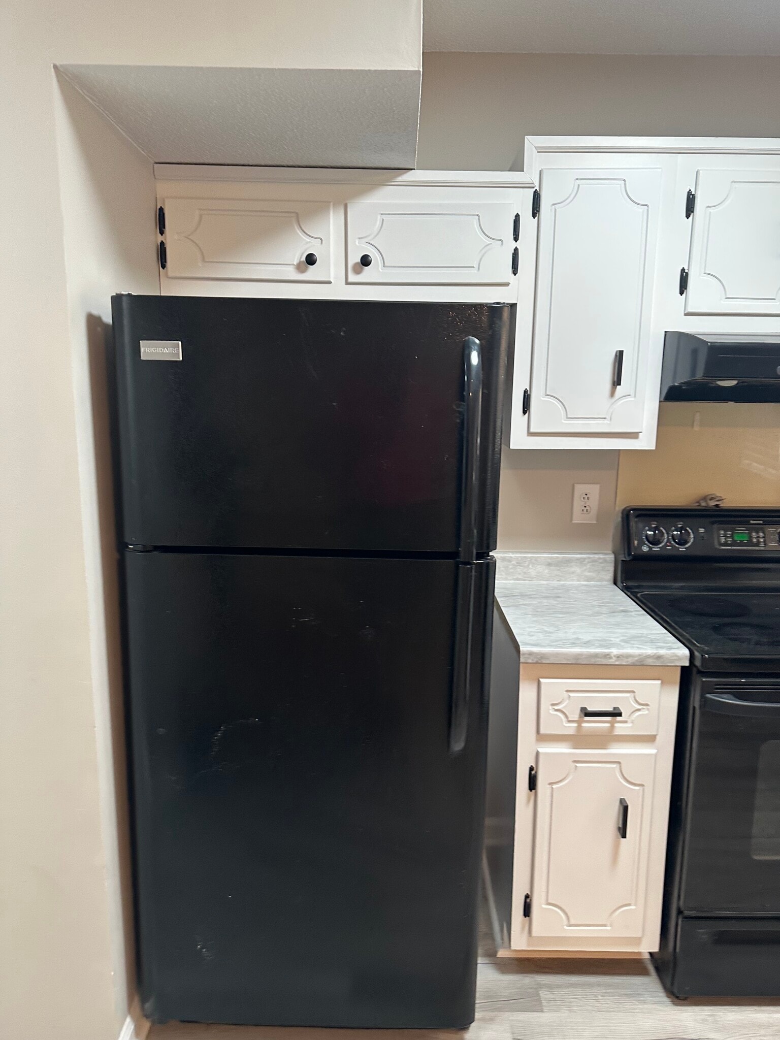 Building Photo - 939 Kingsbury Dr