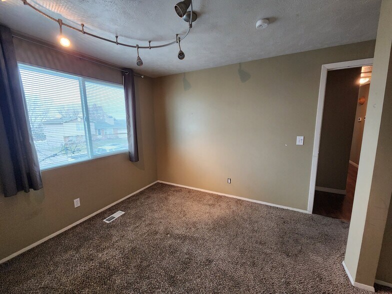 Building Photo - 6263 W 4305 S