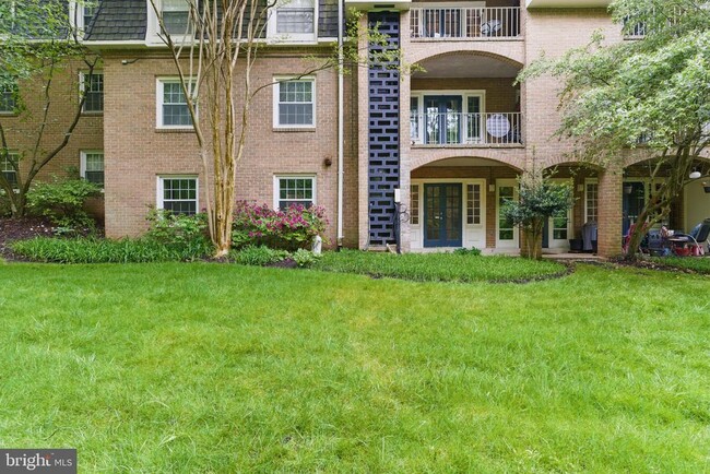 Building Photo - 5905 Bayshire Rd