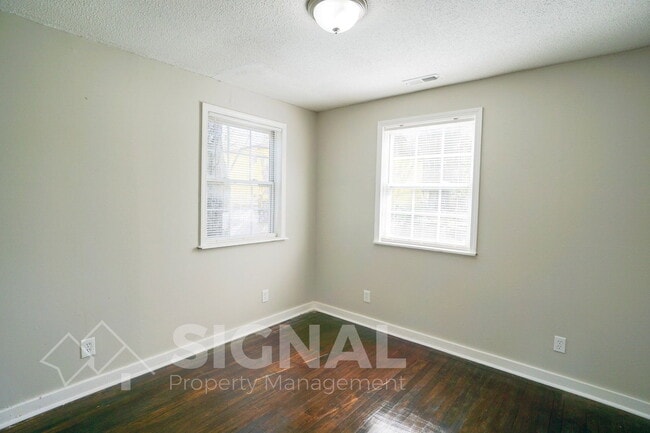 Building Photo - 581 Seminole Cir