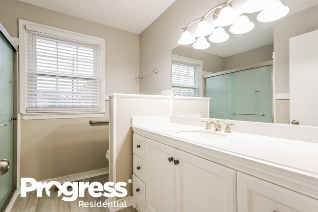 Building Photo - 207 Crest Dr