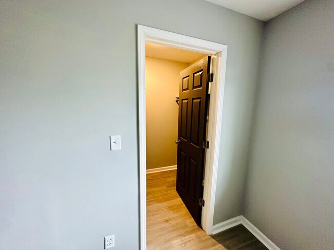 Building Photo - Experience Luxury Living at Bellagio Living II: Modern Apartments in Lawrence, Indiana