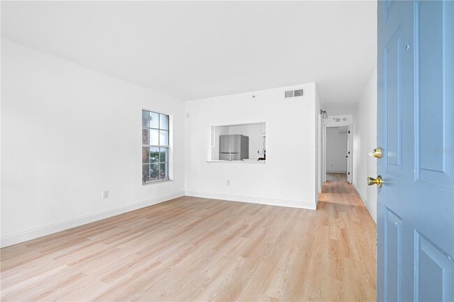 Building Photo - 7200 E Bank Dr