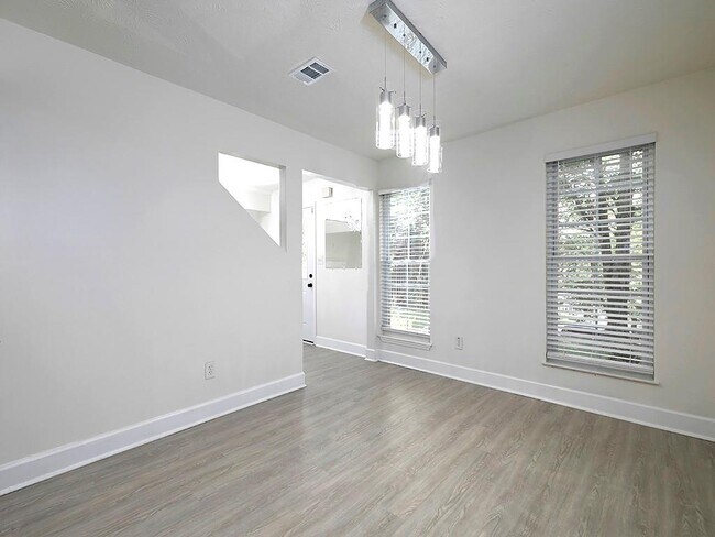 Building Photo - 2163 Heritage Trace Dr