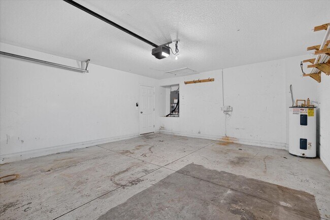 Building Photo - 557 Lindsay Anne Ct