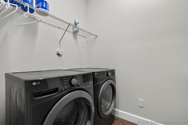 Building Photo - 15660 Goldfinch Cir