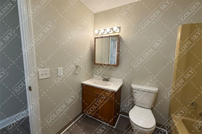 Building Photo - 203 S Keystone Cir