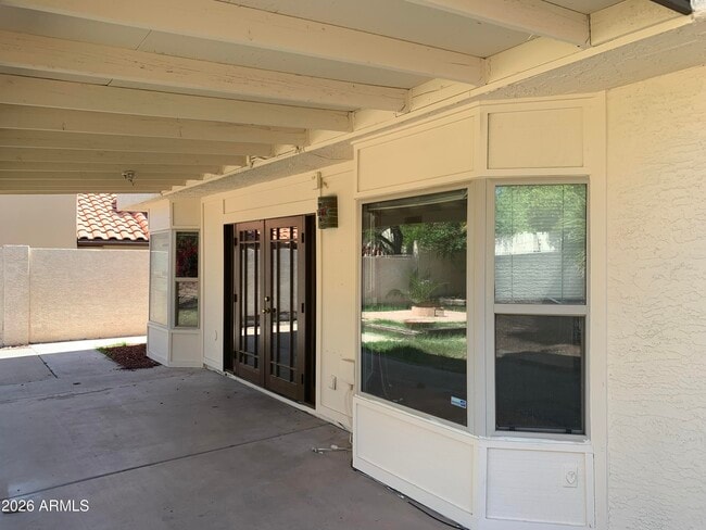 Building Photo - 426 E Susan Ln