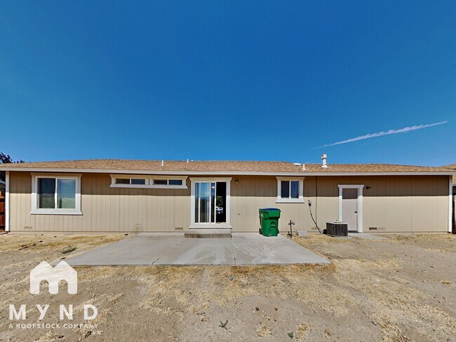 Building Photo - 2172 Rockin Robin Dr