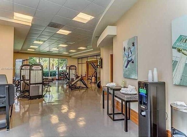 Building Photo - 1060 Brickell Ave