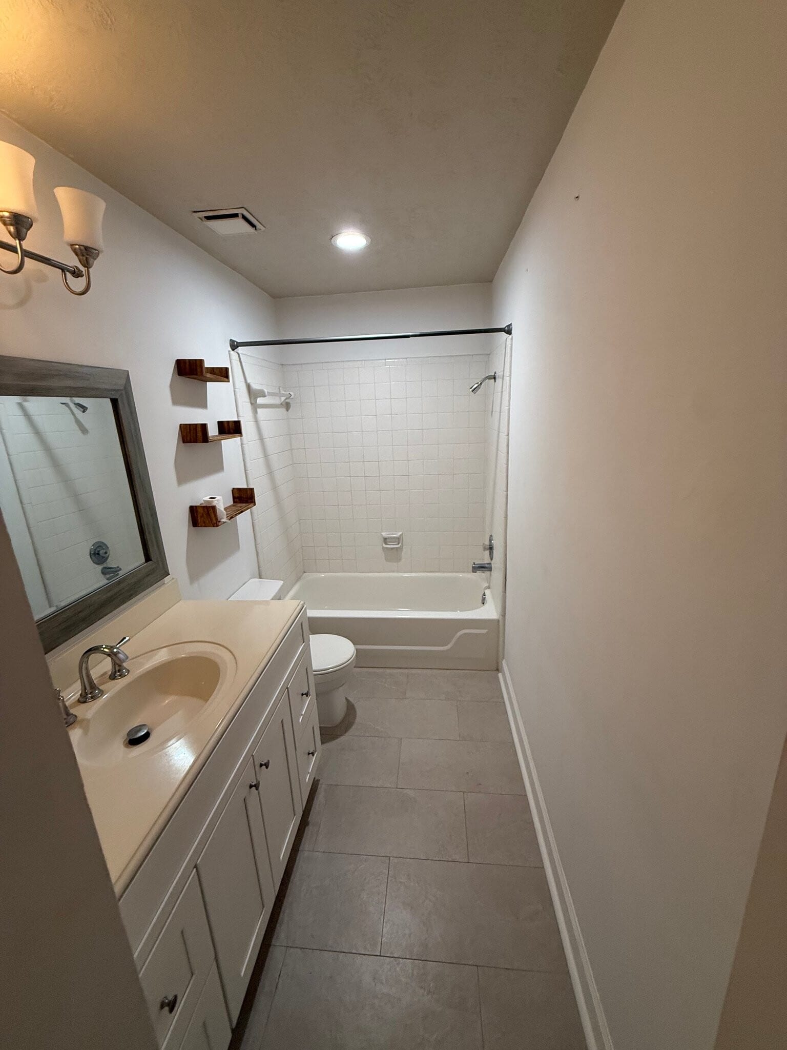 Building Photo - 3211 Mesquite Dr
