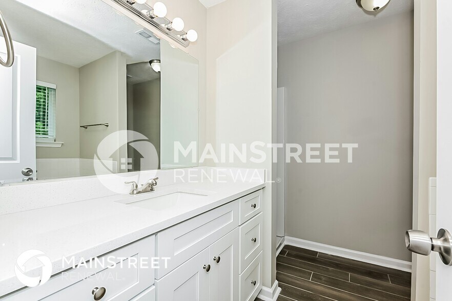 Building Photo - 350 Summer Hill Cir