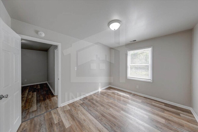 Building Photo - 3305 N Whittier Pl