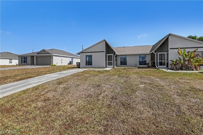 Building Photo - 1733 NE 7th Pl